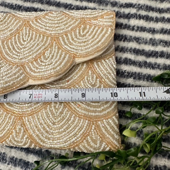 Antik‎ Kraft Zoya Beaded Ivory Clutch Bag with Removable Chain Strap NEW